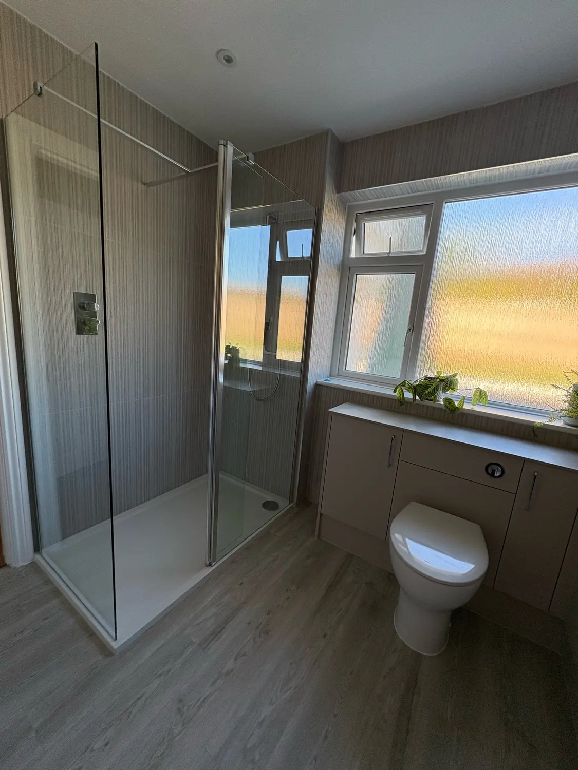 En-Suite with Fitted Furniture